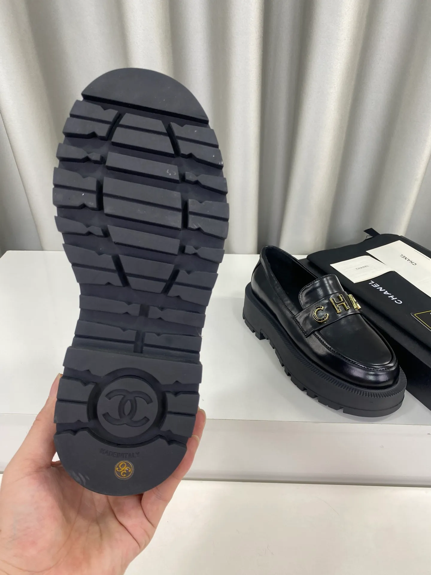 👟👟Ex-factory price 600🌈🌈Women's Chanel Chanel 2024s new thick-soled loafers for autumn and winter ☑️ Goddess series, with the elegant and ladylike temperament of Chanel, super attractive, irresistible, and heart-warming. ▪ Upper: imported cowhide ▪ Lining: frosted cowhide ▪ Outsole: original TPU outsole ▪Code number: 35-39 (40 pieces are custom-made and cannot be returned or exchanged)